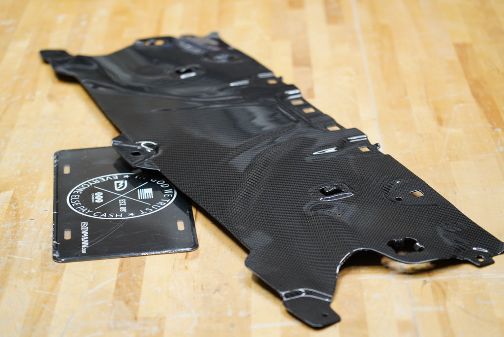 DINMANN CF | BMW F90 M5 ENGINE BAY CROSSLINK FRONT PANEL COVER