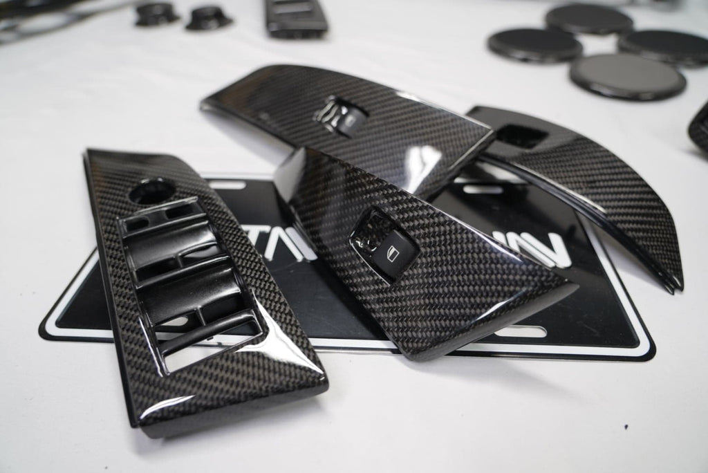 Dinmann CF | BMW E60 | E60 M5 window control trims pre lci finished in carbon fiber