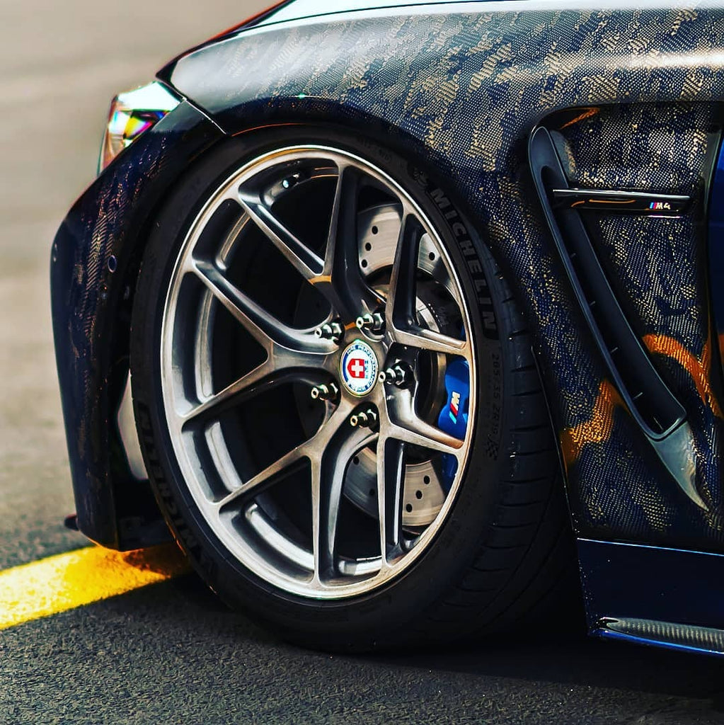 Dinmann BMW F82 F83 M4 Full Replacement Fenders in Carbon fiber